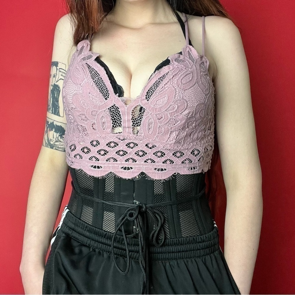 Light pink purple / lilac lace crop top 💜💖